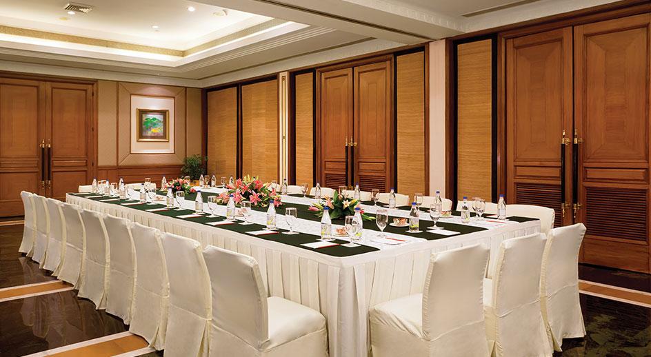 Готель Trident Джайпур Екстер'єр фото A meeting room at the Taj Bengal